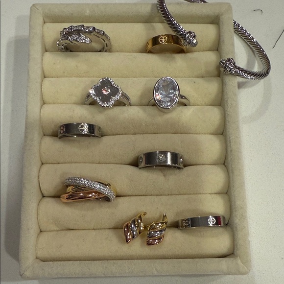 Elegant Gold and Silver Women's Ring Set for ahva ๐๐ - Picture 1 of 8